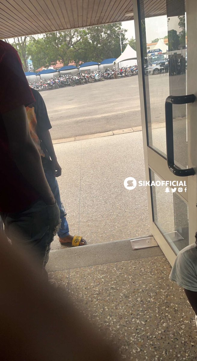 SIKAOFFICIAL1's tweet photo. JUST IN; Okada riders and passengers arrested and detained as police goes hard on criminals who use motorbikes to commit crime https://t.co/Wgefpe4F6q