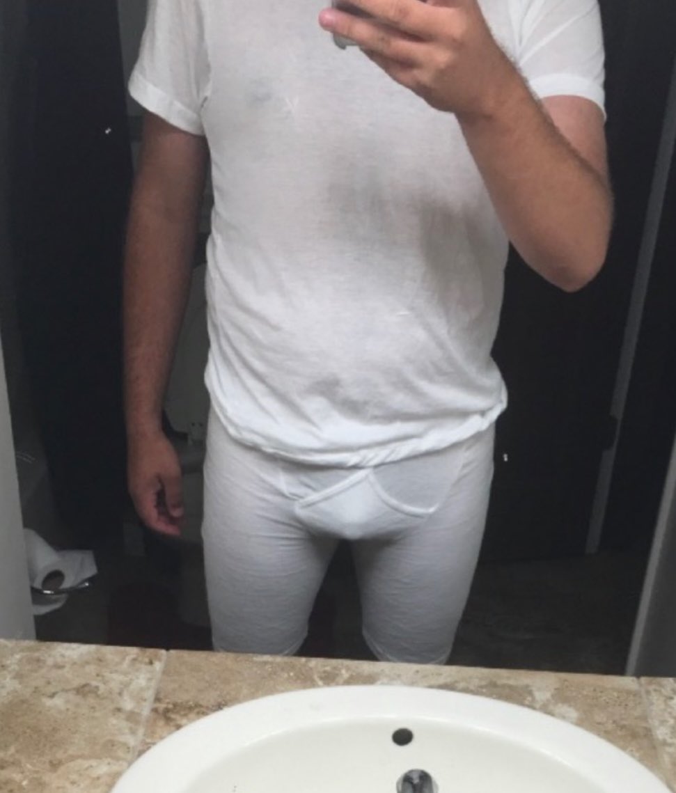utRMXXX's tweet photo. Anyone wanna hangout this weekend? #gayutah #gaymormon #batebros https://t.co/7hrPN7CZlC