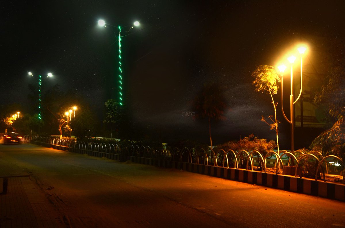 CMCCuttack's tweet image. The dazzling and decorative street lights illuminate the night sky with a joyous glow, magnifying the Hockey World Cup Celebrations. 
#FIHHockeyWorldCupCelebration #Beautification #OngoingWork #CMC
@CMO_Odisha @MoSarkar5T @sports_odisha @CMCCuttack @cda_cuttack @HUDDeptOdisha