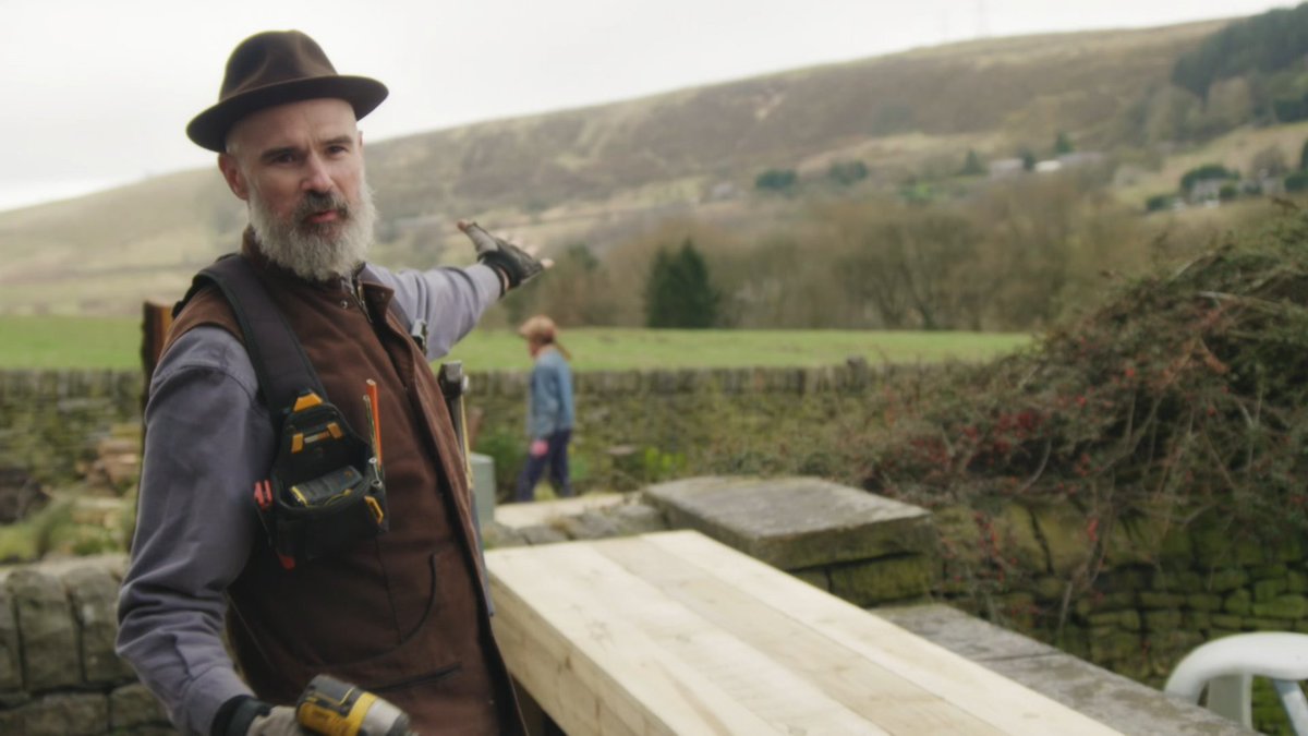 Hoping your first Thursday of 2023 is as impressive as the great British countryside...signalled here by <a href="/MrJoelBird/">joel bird</a> in #GreatGardenRevolution showing weekdays on Together TV #HappyThursday