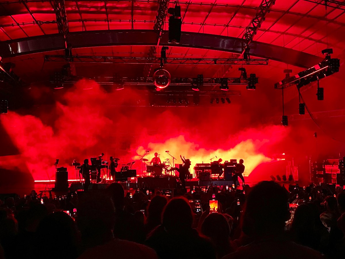 That was a hell of a show! <a href="/ArcticMonkeys/">Arctic Monkeys</a>