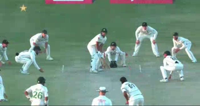 mahjabeens_'s tweet photo. کوئی رہ تو نہیں گیا ؟ 

#FieldSet #PAKvNZ https://t.co/sSkLsynU7Y