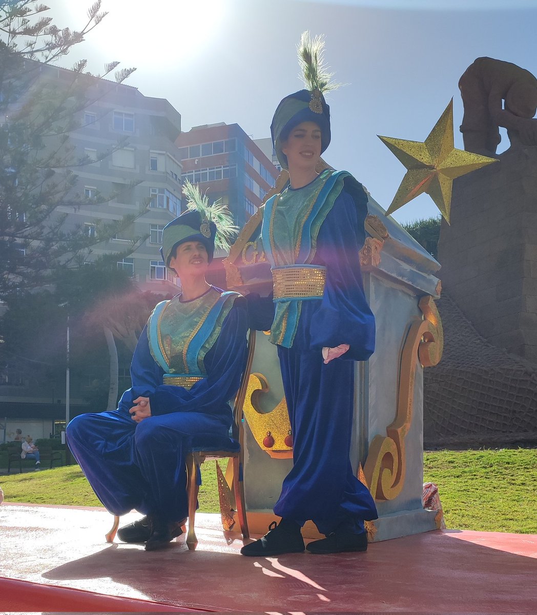 dcentrolpgc's tweet photo. 👑📬 Ya están los buzones de SSMM Los Reyes Magos en la Plaza España de Mesa y López. 
Ven a entregar la carta 📨

🕔 De 11:00h. a 13:00h. y de 16:30h. a 19:30h. 
#ReyesMagos #ReyesMagos2023 #ilusión #magia https://t.co/WqECZzq8CV