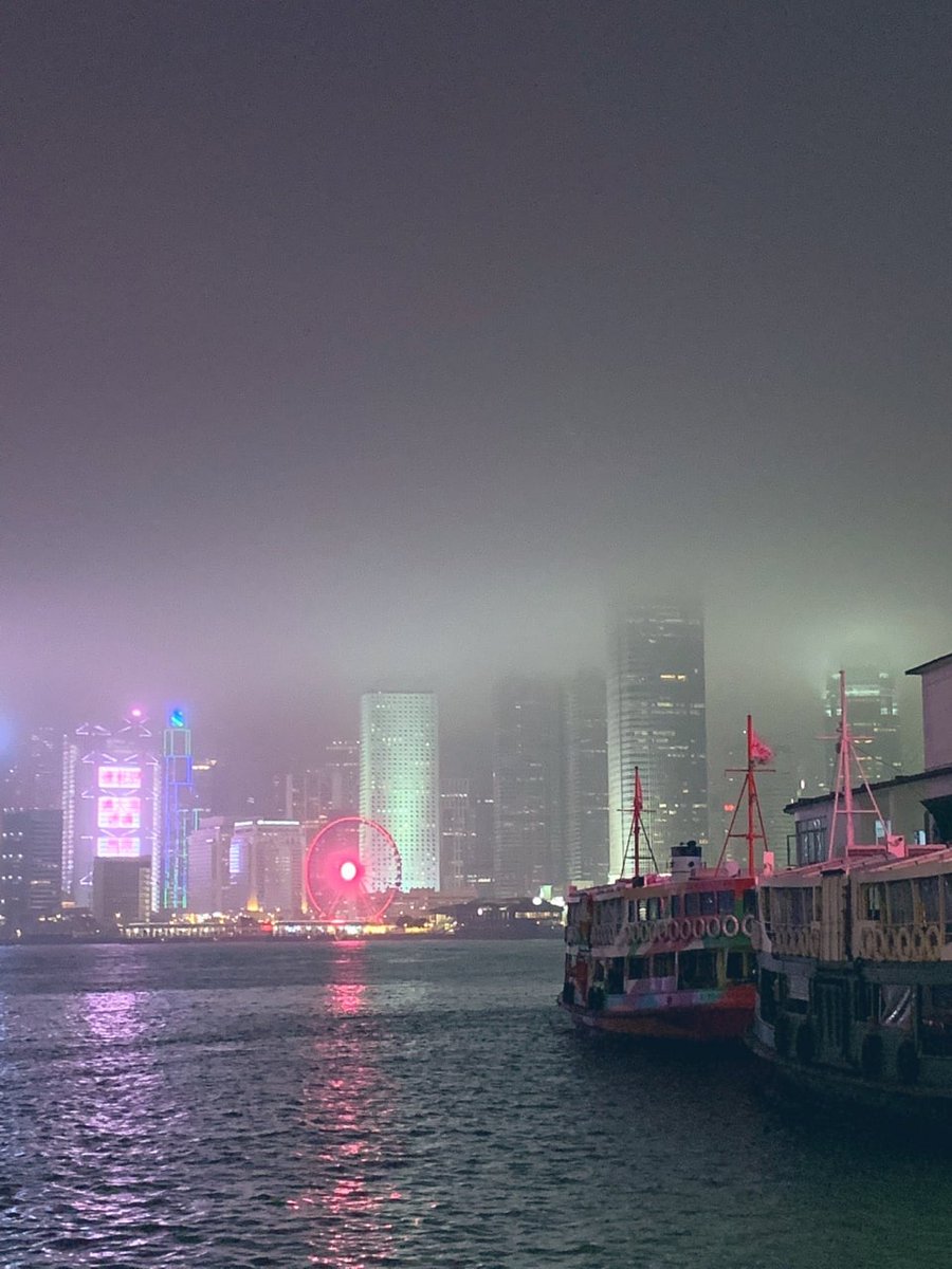 Yedda199252's tweet photo. Hong Kong in the fog https://t.co/h1pG7EbtaU