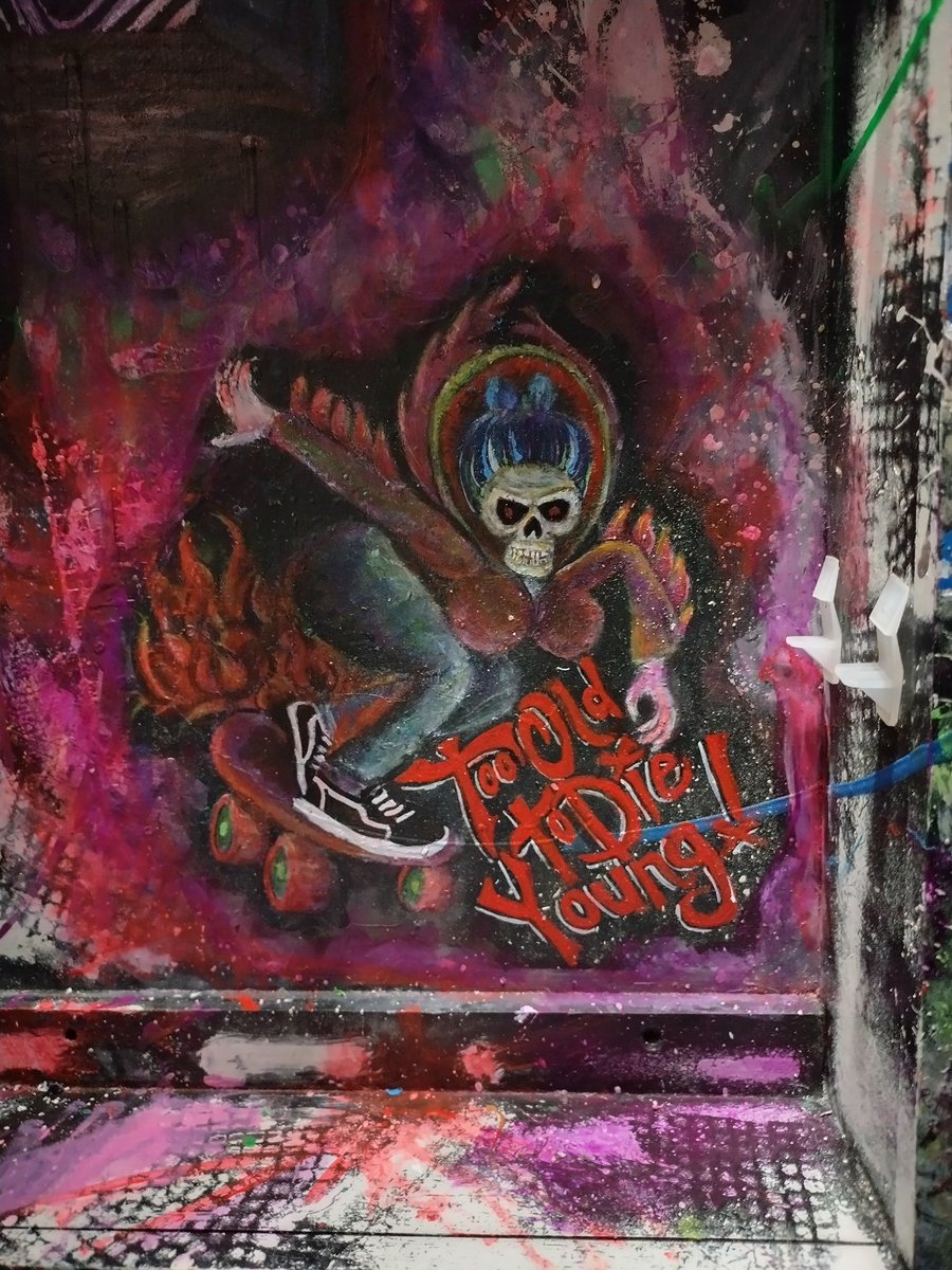 Beebreitenbach7's tweet photo. Too old to die young. Grandma Bones said that she'll spread till she's dead! This is just a glimpse this custom medicine cabinet...
#artistsontwitter #beebreitenbach #skateordie #custompiece #moretocome #art #acryliccolors #blacklightreactive #glowinthedark #shread #skatepunk https://t.co/ISXHBi314d