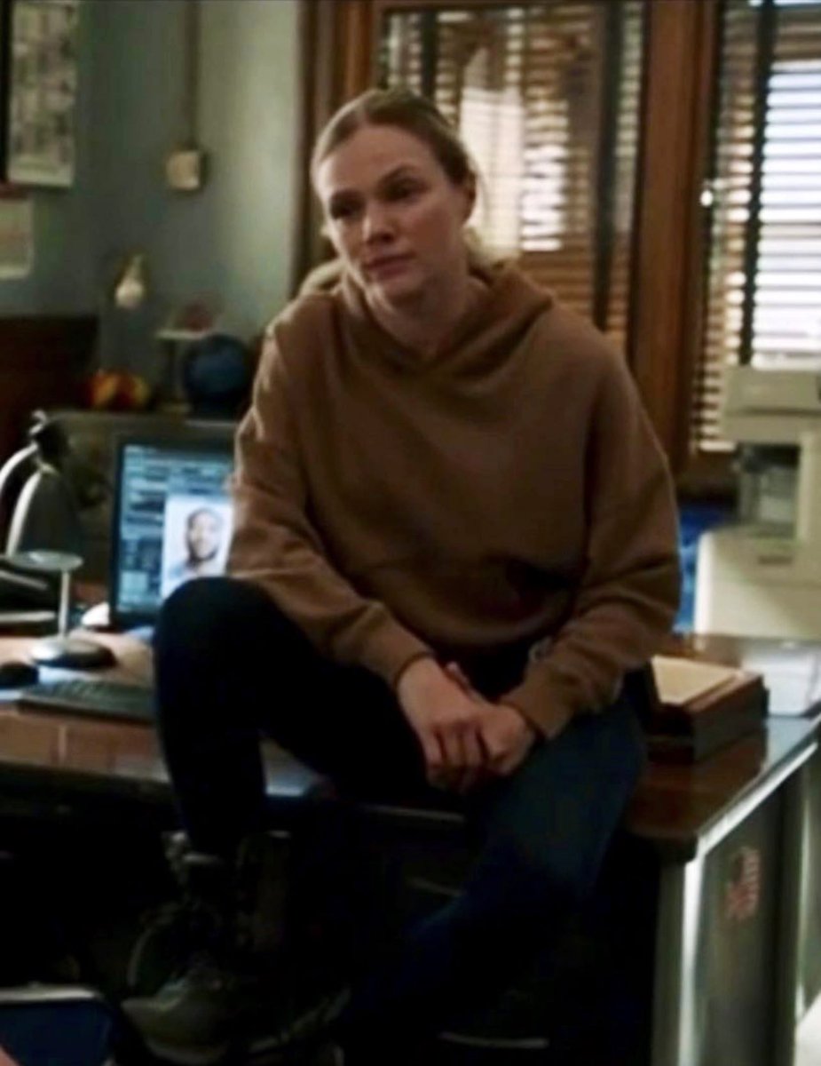 alwaysupstead's tweet photo. he shouldโve been matching and leaning on her desk.
please bring him home ๐ I hate it here ๐๐ฉ
#missingjayhalsteadera #missingupstead #bringbackjayhalstead https://t.co/yXRcjLOjKw