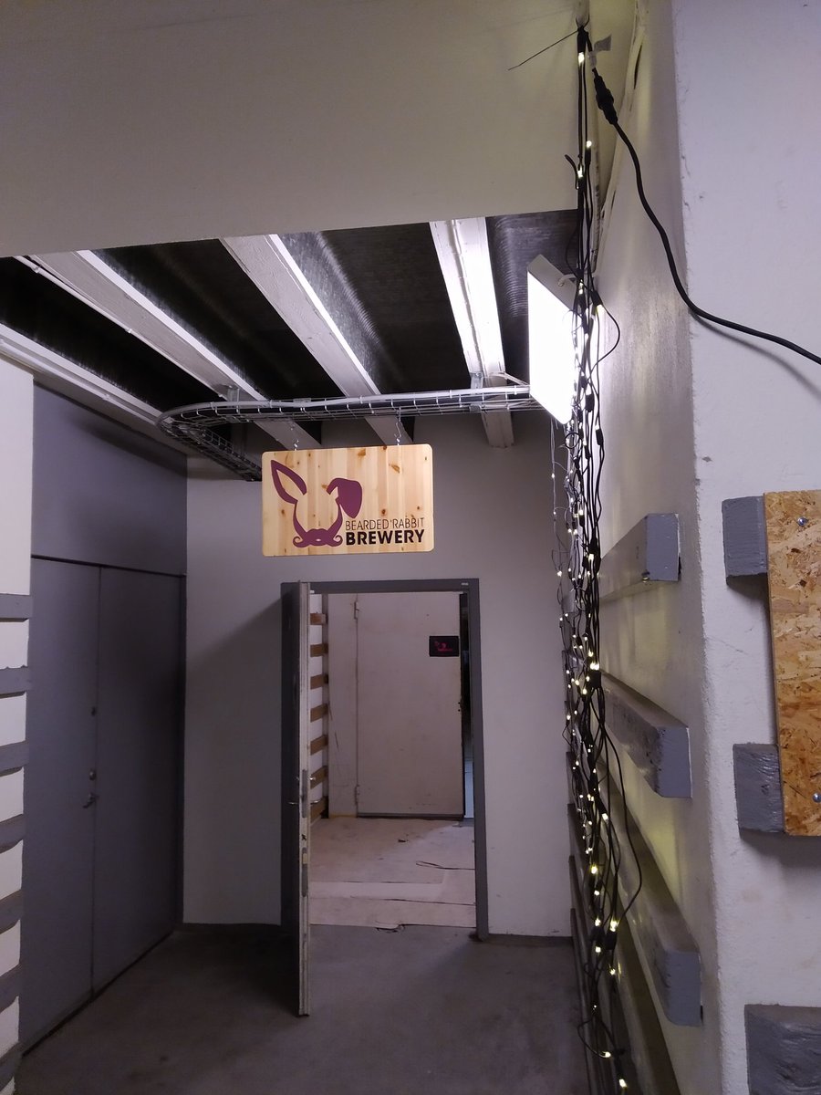 rockgnoff's tweet photo. Sneak preview visit of the latest, and for me closest, taproom in my city. https://t.co/XoD0bxikEr