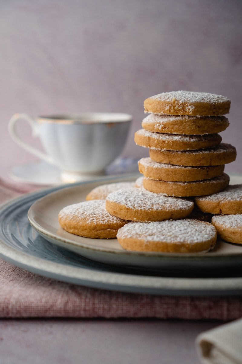 It's National Shortbread day tomorrow -  Who is making some?

Here is a recipe - make some tomorrow and share it with us!
bbcgoodfood.com/recipes/shortb…

lastdaysoftheraj.com
.
.
.
.
#shortbreadcooking #nationalshortbreadday #shortbreadrecipe #ldotr