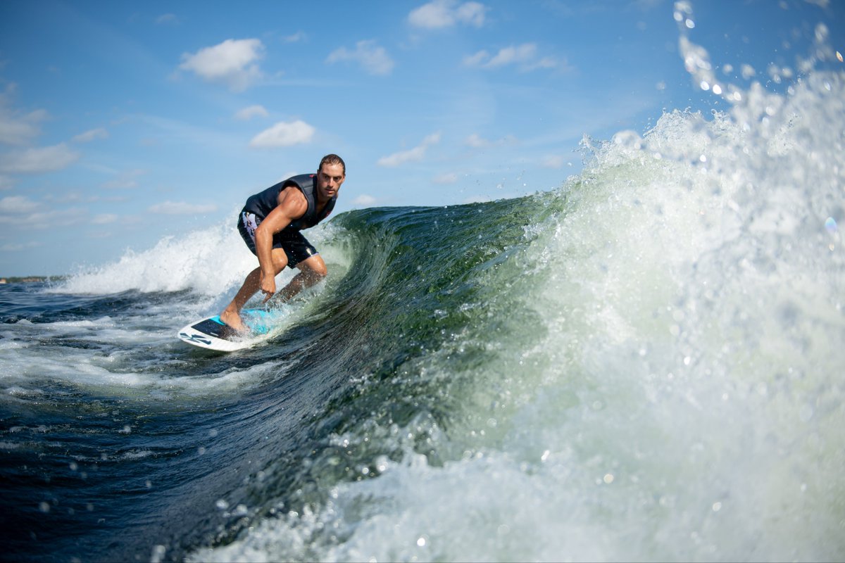 NautiqueBoats's tweet photo. Team Nautique athlete John Akerman and the wave behind the #G23! https://t.co/sdHuSP9rp4