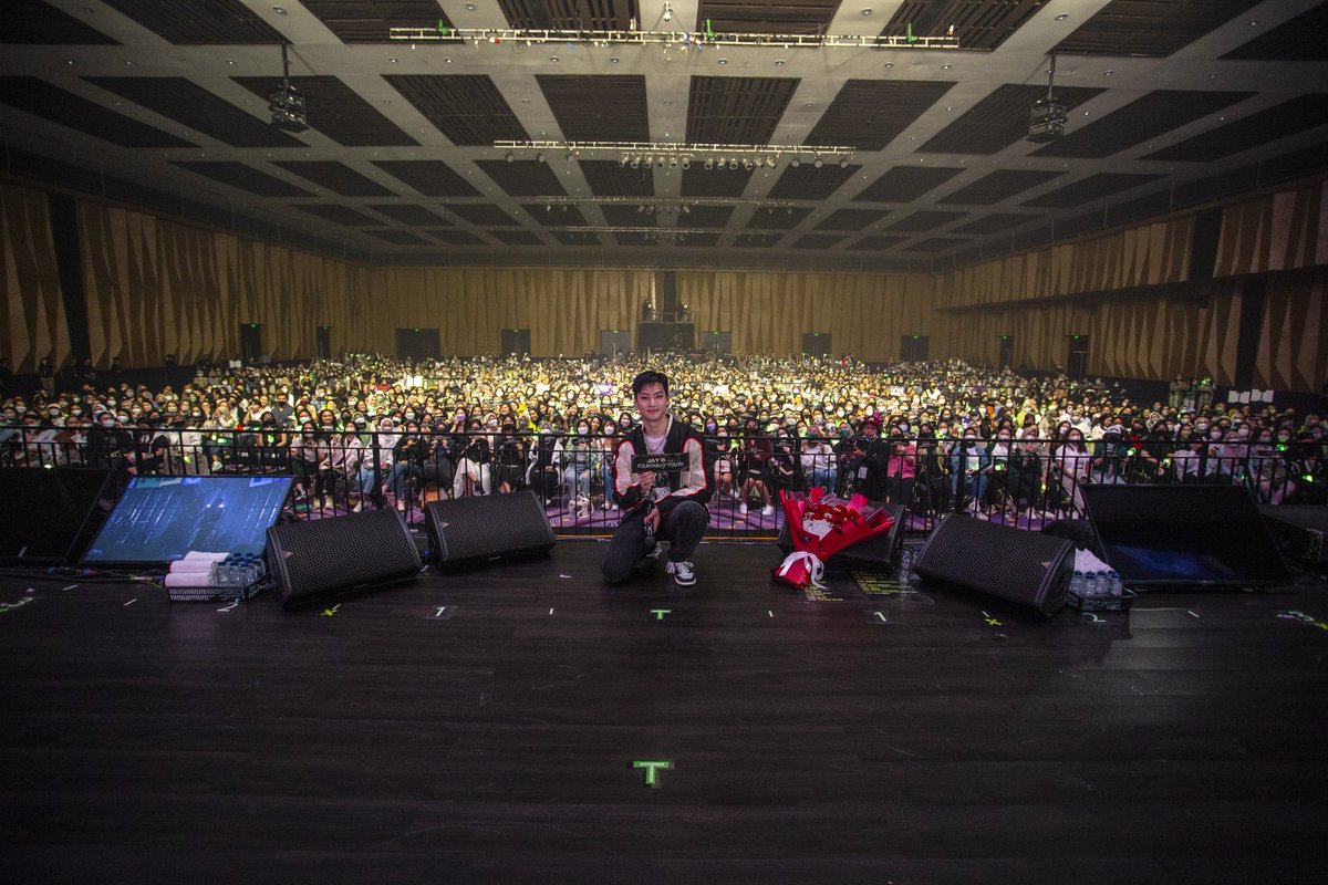 JAYBNDEF's tweet photo. https://t.co/OLE6VplyPR; Good times in Jakarta, Tokyo and Taipei. https://t.co/SAk0DdbjRN
