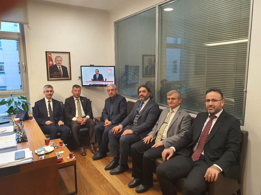 O_M_FEDERESYONU's tweet photo. MEB Bakan Yrd. Sn Dr.Nazif YILMAZ’a Özel Meslek Liselerinin sorunlarını Sn.M.Ali CEVHERİ’nin makamında ilettik. Sn. ⁦@yilmaznazif⁩ ‘ a alakalarından dolayı teşekkür ederiz. ⁦@RTErdogan⁩ @tcmeb⁩ ⁦⁦@HMBakanligi⁩ @NureddinNebati⁩ ⁦@GelenMustafa⁩ https://t.co/eRjDxlqUSy