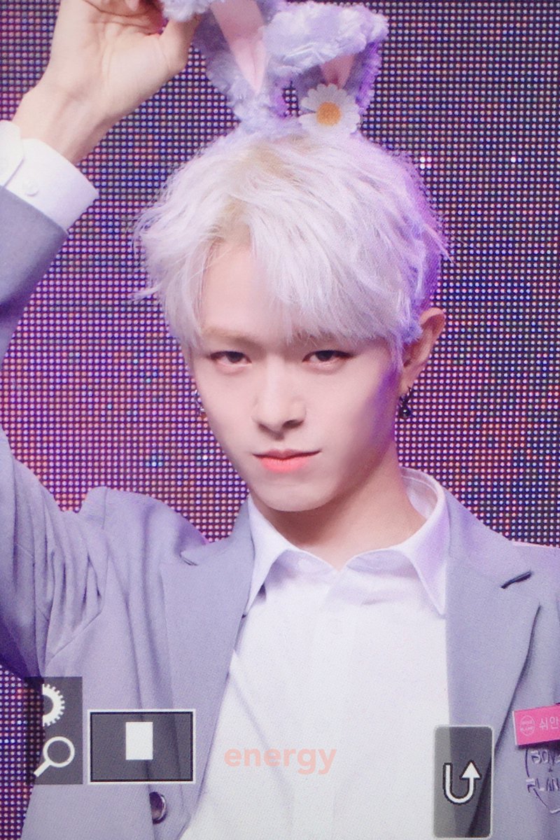 energyxuanhao's tweet photo. 230105 상암절 
하트 토끼🐰💕💞💓💘
#XuanHao #宣淏
#쉬안하오
#보이즈플래닛  #BoysPlanet https://t.co/KRYbcYie1J