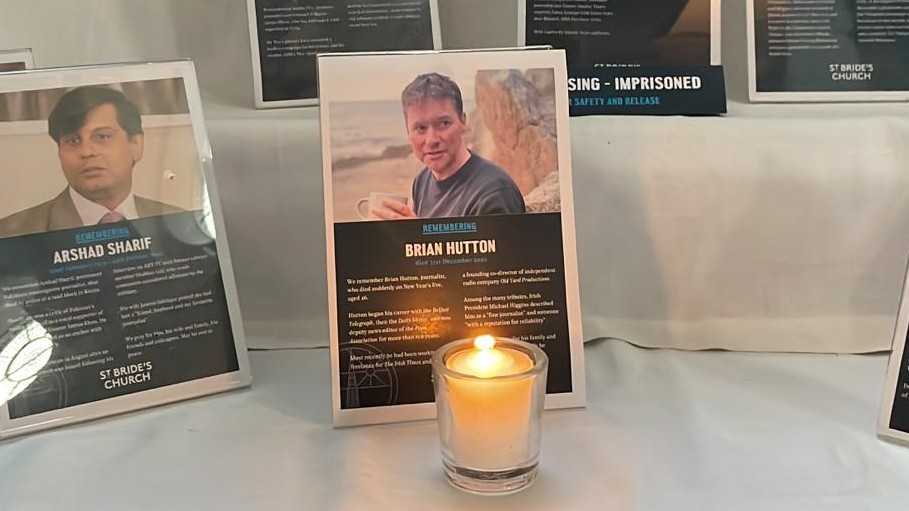stbrideschurch's tweet photo. A candle burns on our #Journalists_Altar for Brian Hutton, #journalist and freelancer @IrishTimes, who died suddenly last weekend.

We pray for him, his family, friends and colleagues, and all those whose life he touched. May he rest in peace.
#Journalists_Church https://t.co/0vujad6o63