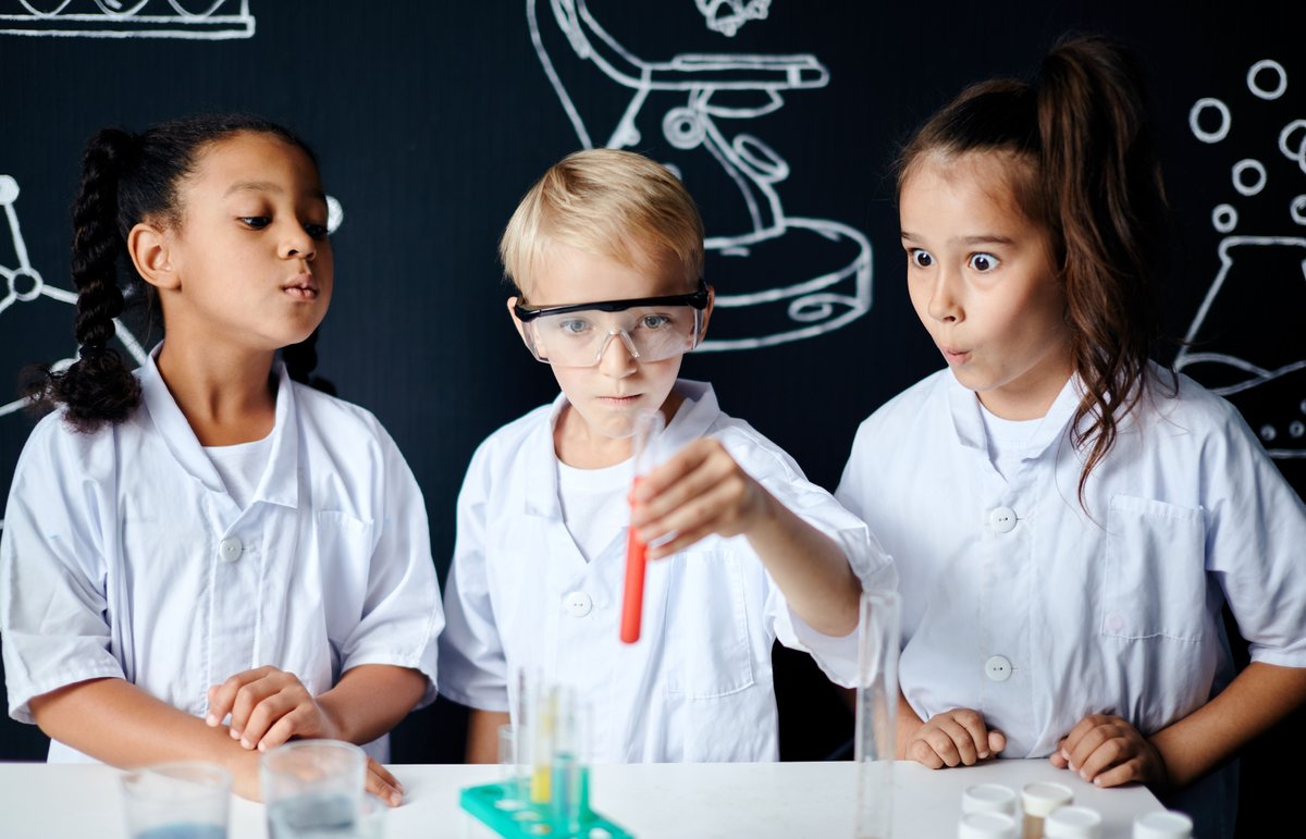 Writing the ‘About Us’ in a corporate website is a complex challenge. Here you can see 4 tips to make it more brain-pleasing.
shorturl.at/bHQ78

#corporatewebsite #aboutus #brainpleasingmarketing #engagement #cognitiveneuroscience @MFcatalysts <a href="/ESADEAlumni/">Esade Alumni</a>