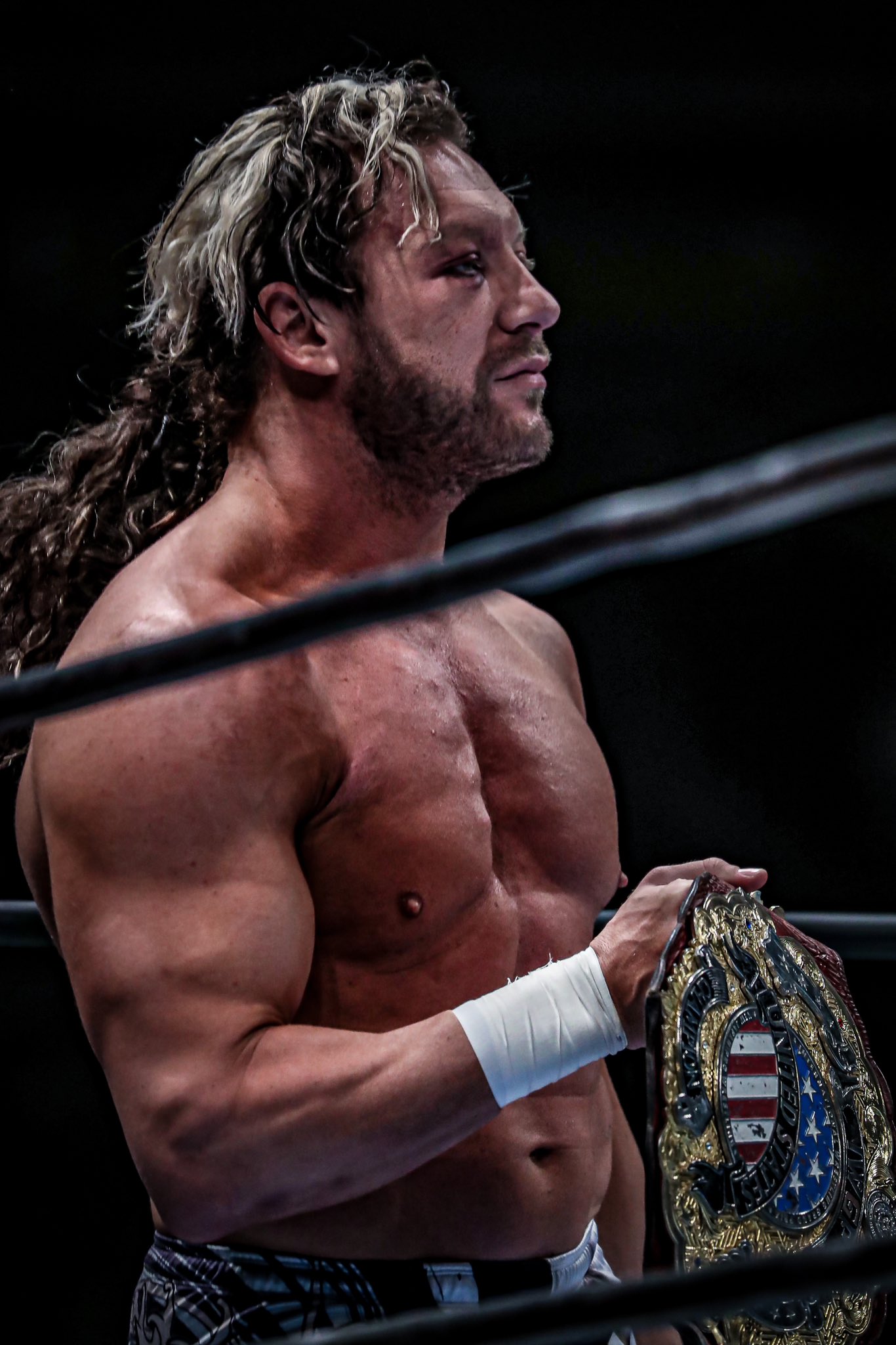 ケニーオメガ マネくま タグ付き ぬいぐるみ 新日本プロレス 復活