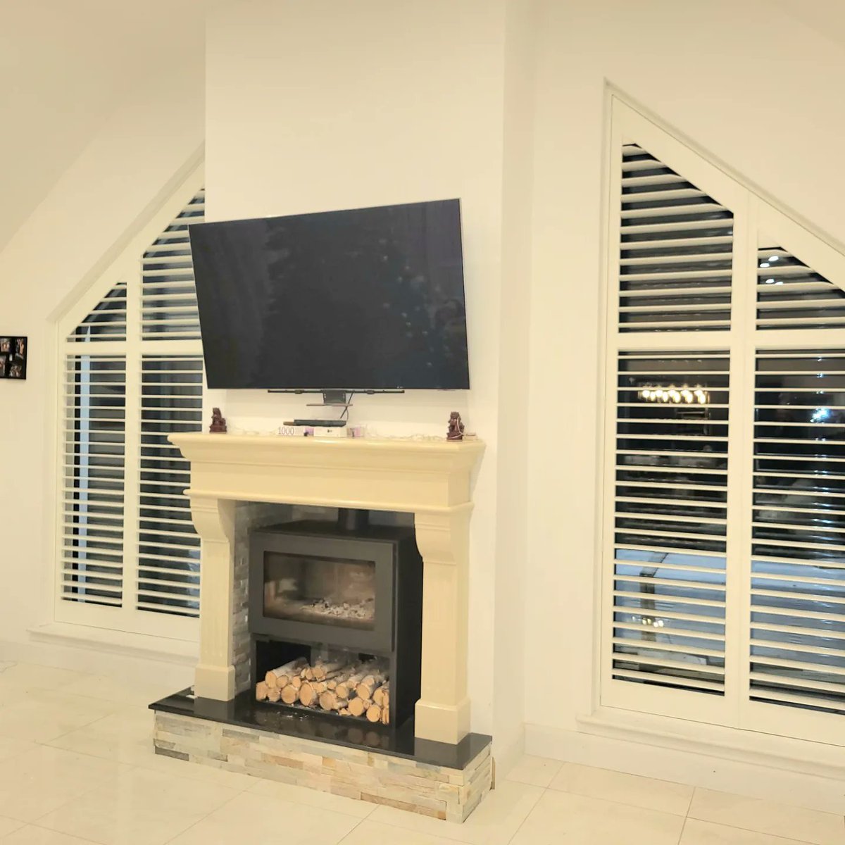 SignatureBlind's tweet image. It&apos;s all about angles 📐- check out our Triangular Shaped Window Shutters and see how to add the perfect touch to your home décor. 
#anglegame #shutterinspo #shutterstyle #windowshutters #plantationshutters #triangular #shapedshutters #kells #irishinteriors #meathshutters