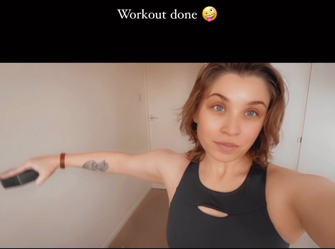 Alex_Froid's tweet photo. Home workout is super comfortable https://t.co/mhVBZGm3Wq