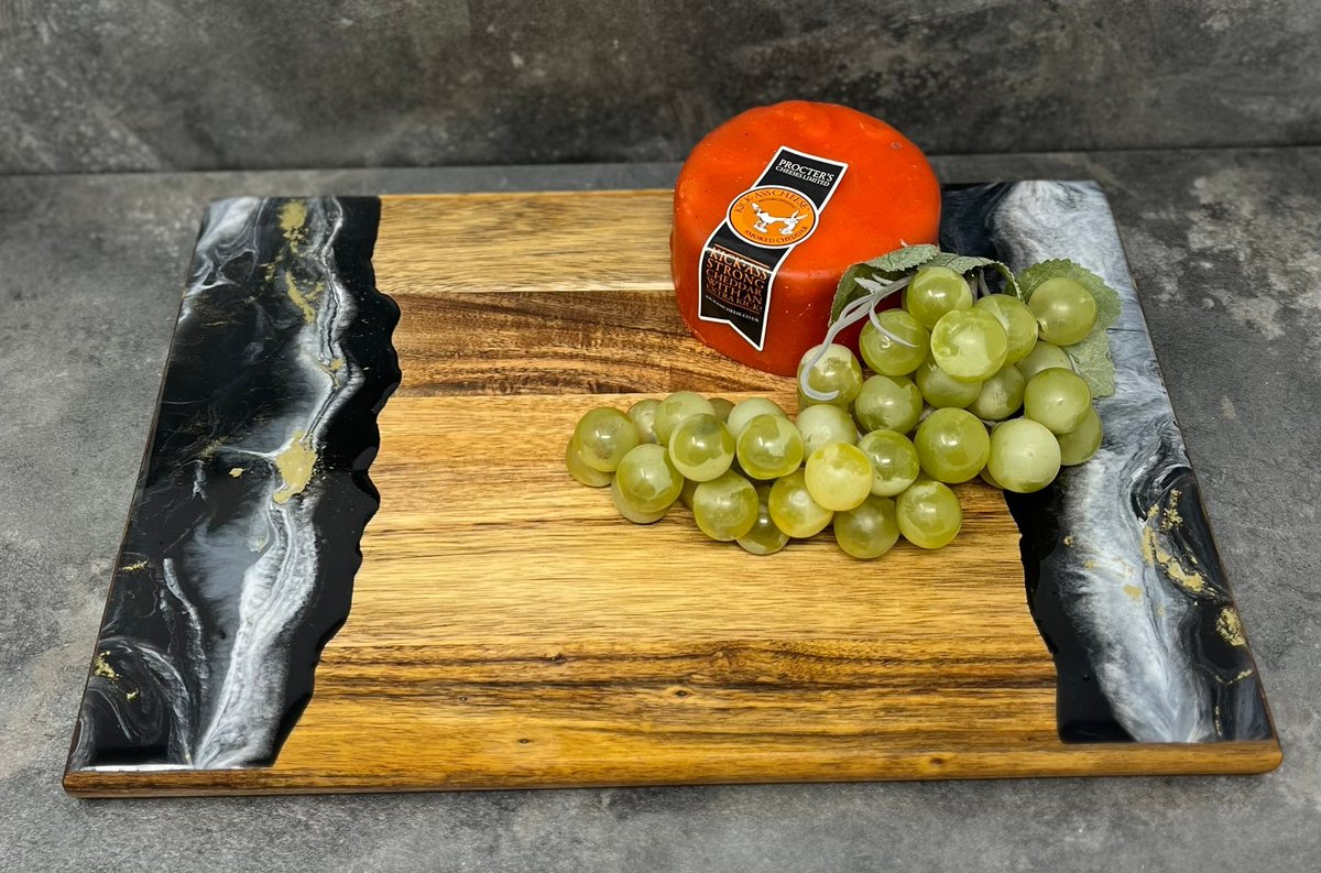 RisenDesign1's tweet image. Photographing day, so many pieces I haven’t taken pics of yet. Do these look ok ? #MHHSBD  just trying different backgrounds and effects. 
Gorgeous sphere tea light holders. Beautiful solid wood cheese board They will be on my website later. #Firsttmaster