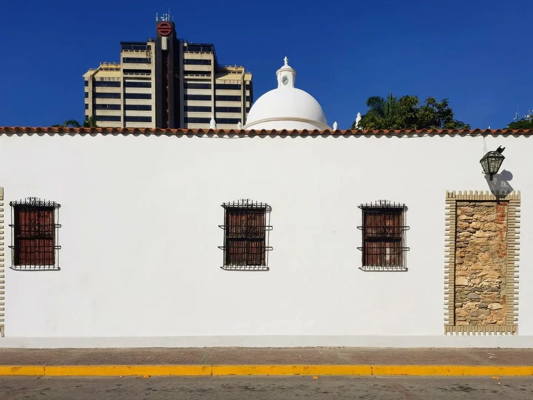naguarapuntocom's tweet photo. De camino por el casco histórico
Foto por: https://t.co/GbvTmM4DBU
#cascohistorico #iglesia #torredavid #bqto #lara #naguarapuntocom #guaro https://t.co/Rs7TXCa7R7