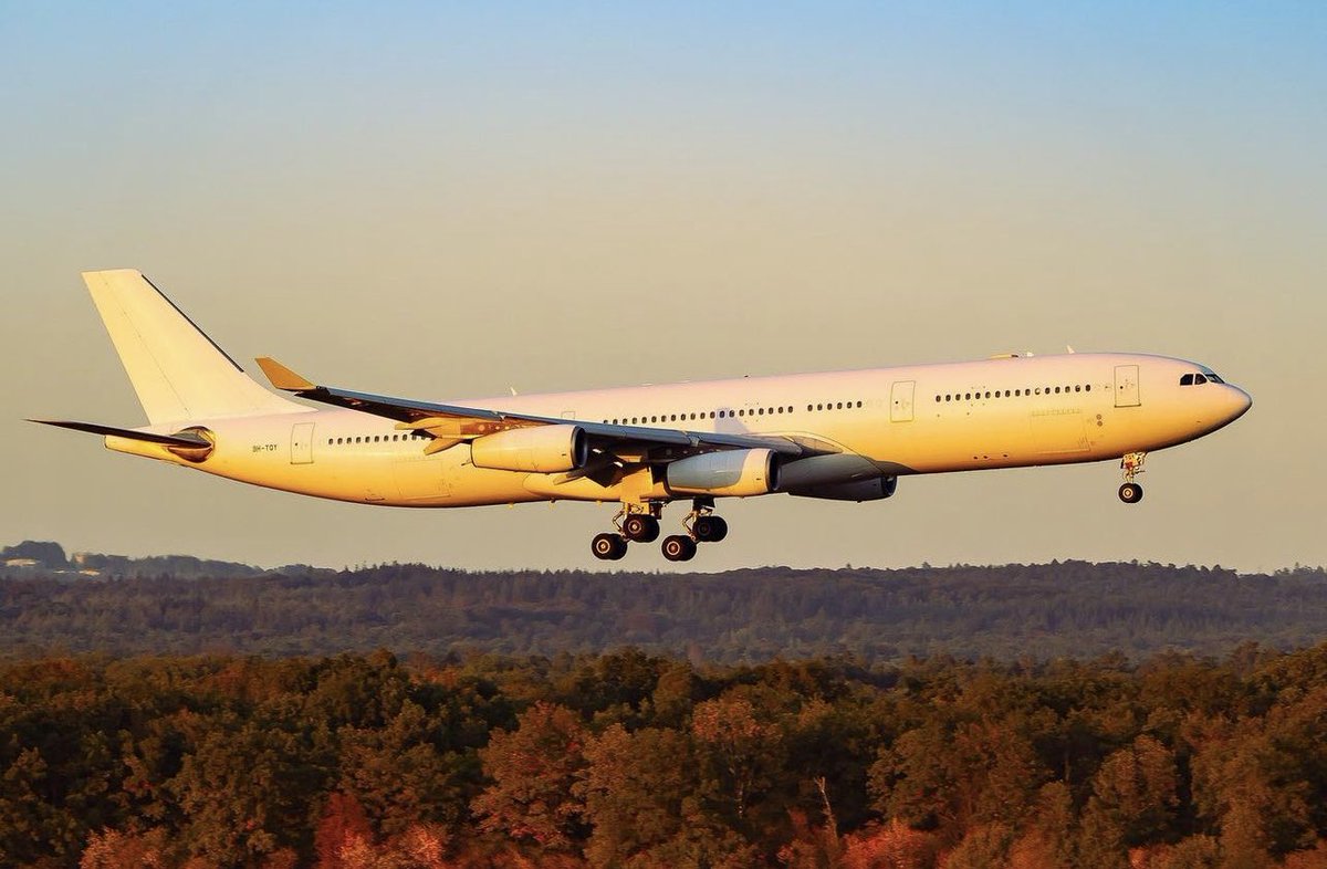 hifly_airline's tweet photo. May this New Year take you to places you've never been before. 🌅✈️

#AllOverTheWorld #A340 #A340300 #9HTQY #HiFly #HiflyAirline #Airbus  #aviator #planepics #planepictures #airliners #aircraft #avgeeks #sunset #sky #germany 

📸 https://t.co/k86Dhw6F6x in Germany https://t.co/VdZi6pvP9O