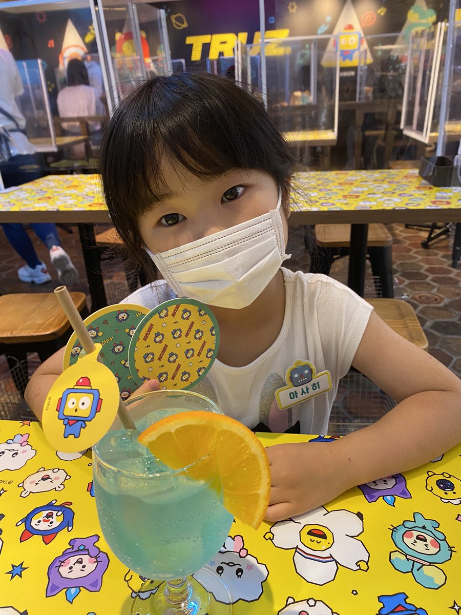 ちなみにうちの娘さん、トレマの肝試し回でアサヒを好きになったので5歳から2年半くらいアサヒ推しのガチ勢です（笑）オンタクトの観覧に当たって一緒に参加した時もアサヒ好きをアピールしてました😂ポップアップもいつもノリノリで行く！と同伴してくれて写真撮りまくってます🫶