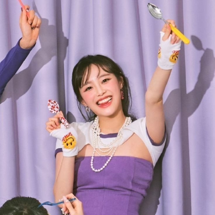 chuu pic #5