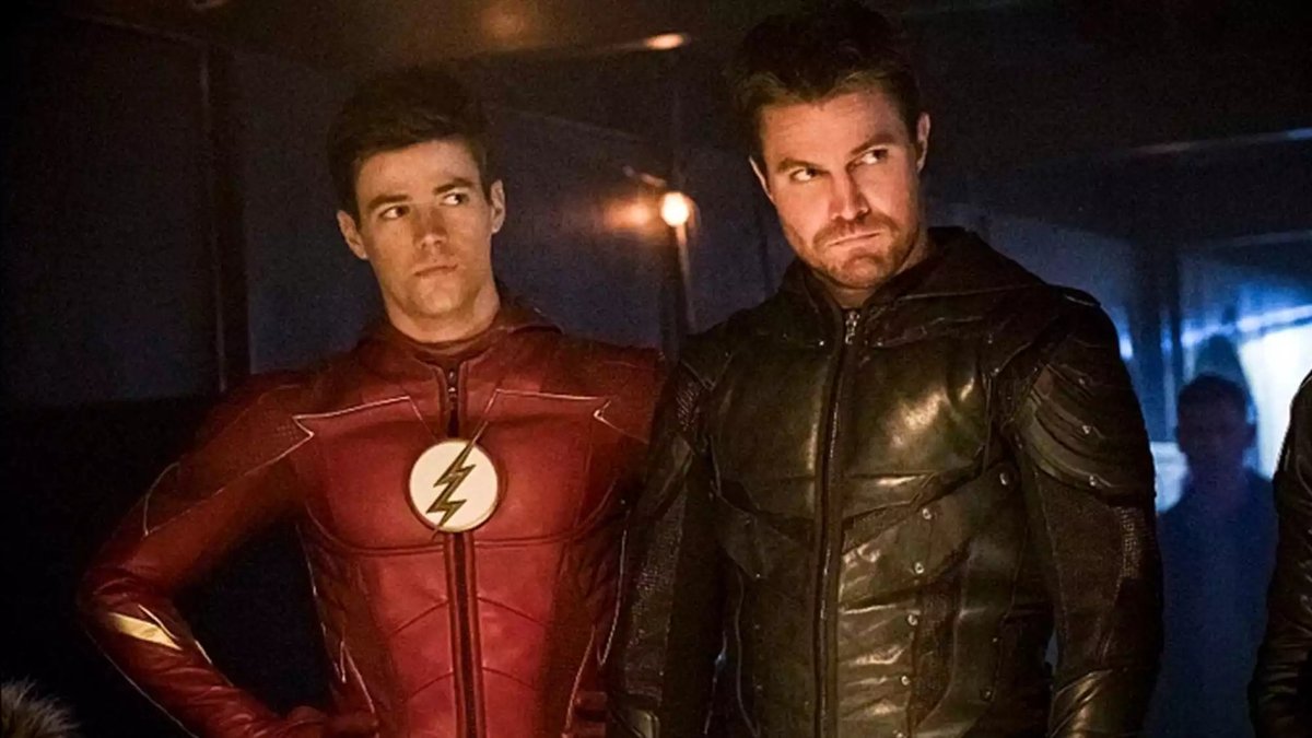 serienjunkies's tweet photo. The Flash: Arrow-Star Stephen Amell kehrt für finale Staffel zurück #TheFlash #Arrowverse #Flarrow https://t.co/C7R2FxfBdu https://t.co/GQXjR694gm