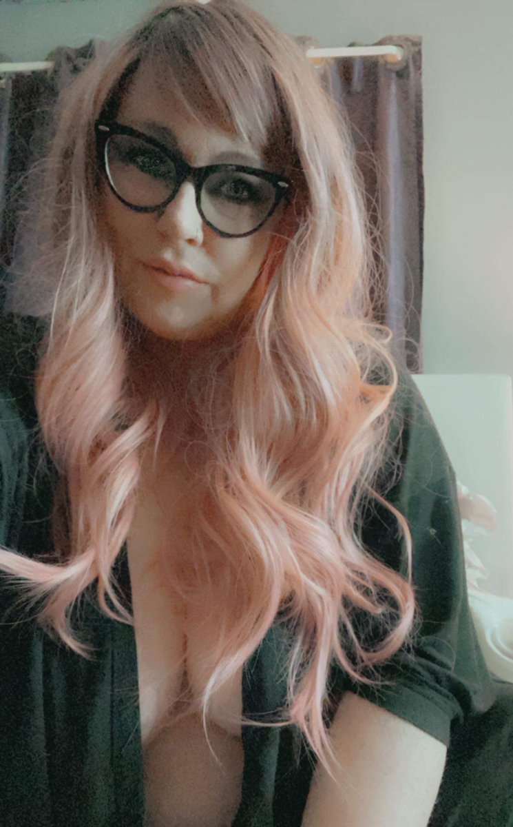 Dime Model CandyLee tweet media