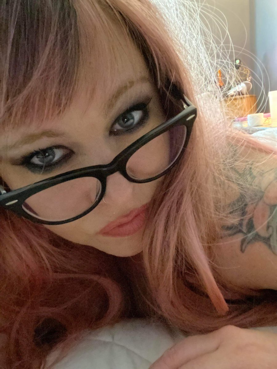 Dime Model CandyLee tweet media
