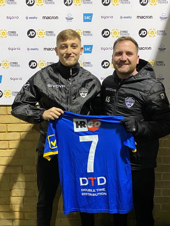 _FC_Mountain's tweet photo. TRANSFER NEWS: Aaron Hassall is the Mountain's first signing of the January transfer window!

Welcome to the Mountain, Aaron! #VivaLaMountain
https://t.co/DZacvRh2R0 https://t.co/dxlFJ3wJh2