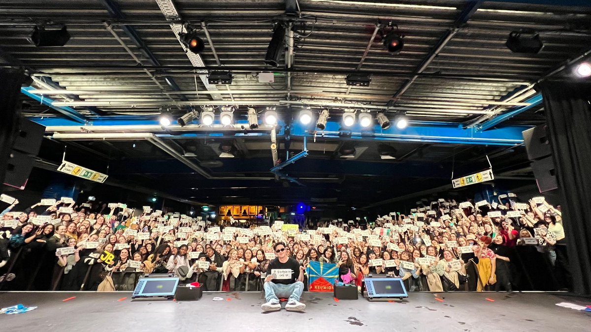 JAYBNDEF's tweet photo. Thank you London, Paris, Frankfurt, Munich, Amsterdam and Athens. 💚 https://t.co/P2be2Jff5c
