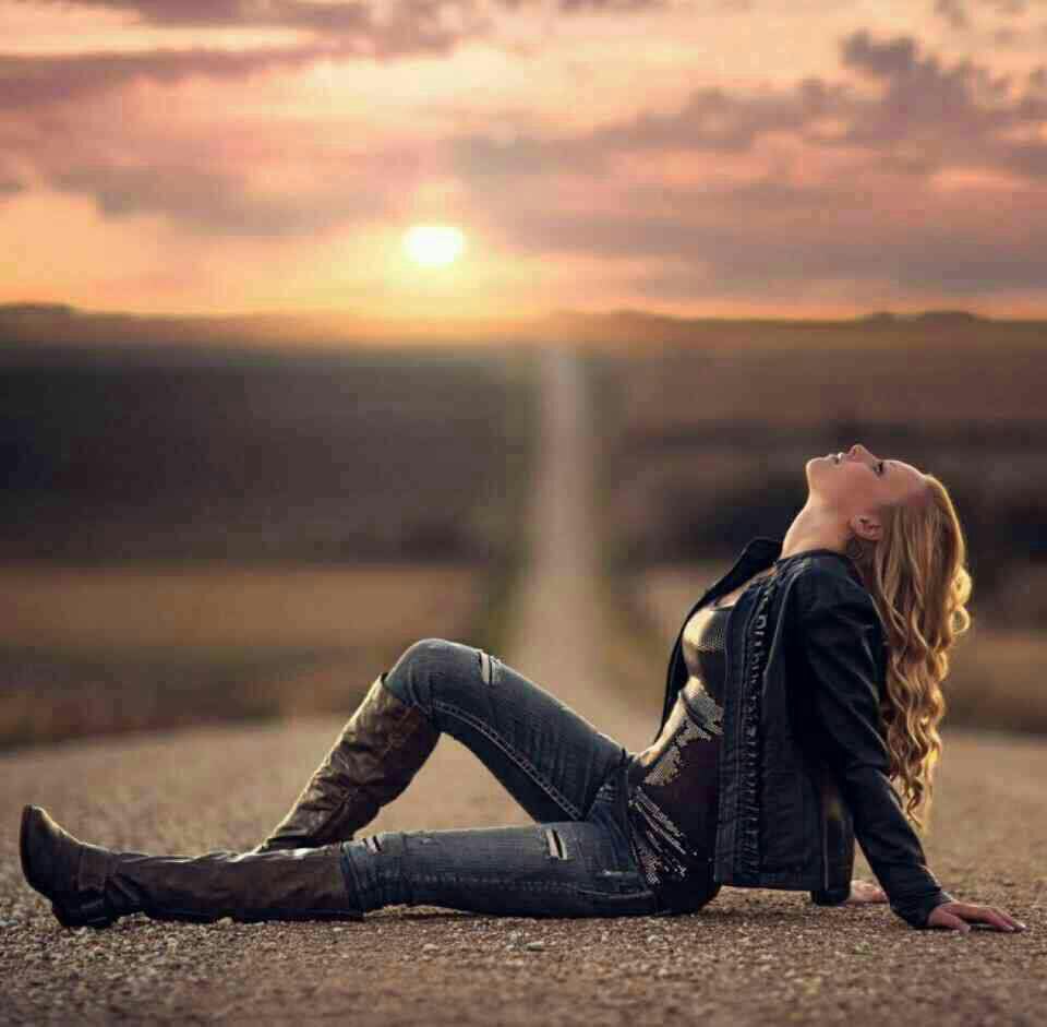 .

تا تو مراد من دهی
        کشته مرا فراق تو !!!

تا تو به داد من رسی
      من  به خدا رسیده ام ...