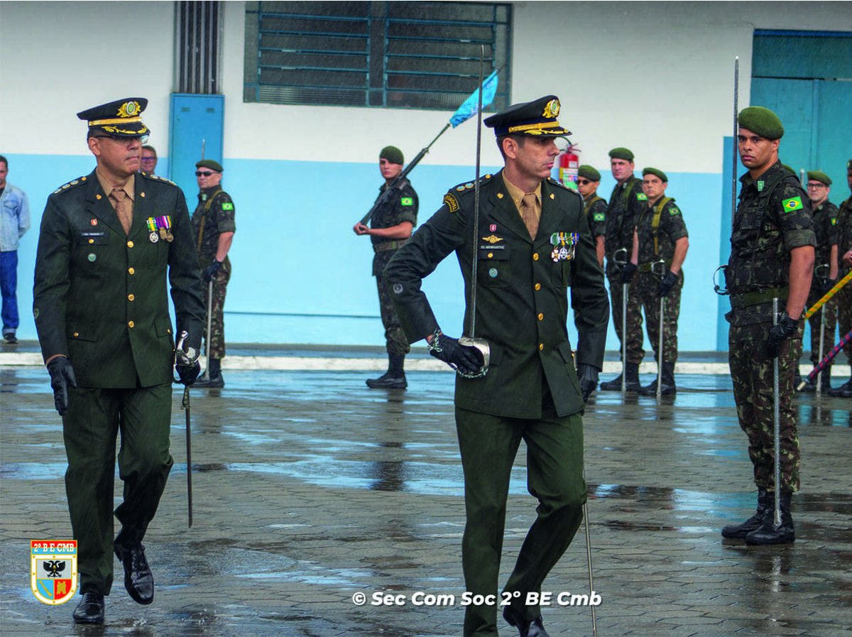 cmse_exercito's tweet photo. O Coronel Henrique Vidal López Pedrosa passou o comando do 2º Batalhão de Engenharia de Combate para o Tenente-Coronel Ricardo Teixeira Menegatto no dia 21 de dezembro: https://t.co/Bpx2bnjWKc https://t.co/qd2SdawMuk