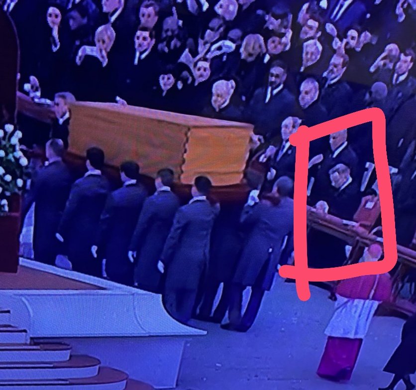 Sachinettiyil's tweet photo. Polish President Andrej Duda was found kneeling as the casket of Pope Benedict XVI was carried away to St Peter's Basilica for funeral. https://t.co/KKpQDWdsLJ