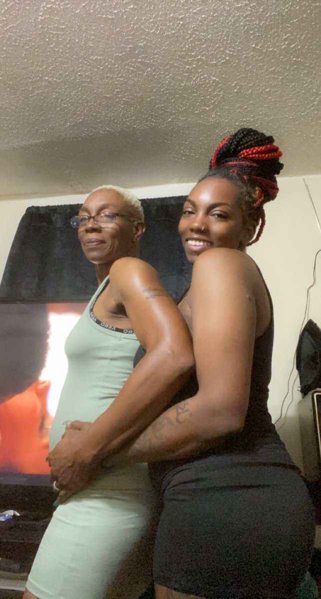 Queen_Nikki32's tweet photo. Happy Birthday to the goat 🧡 Ma Dukes is young and still kickin’ 🤞🏽💋 #MyRida https://t.co/pGYVXWdvYz