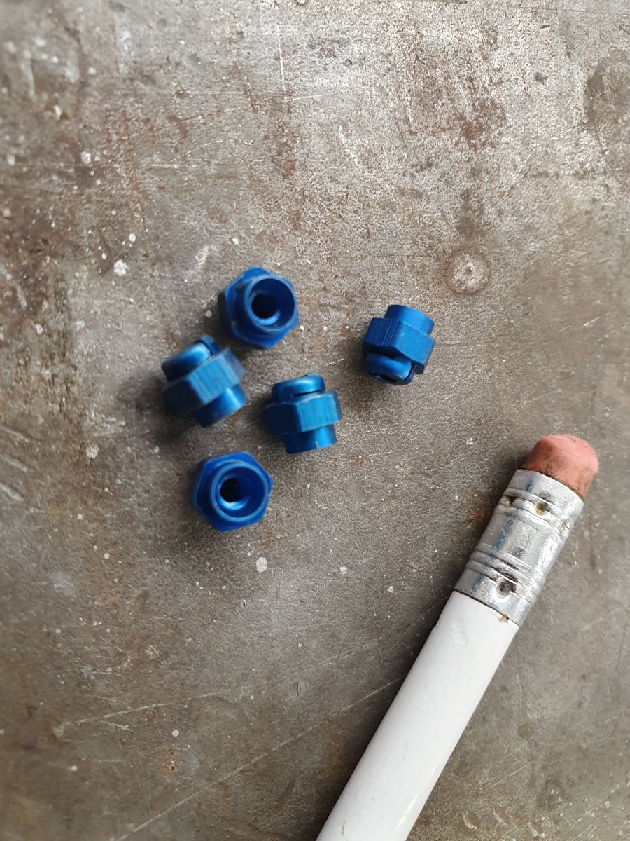 bluebirdk7's tweet photo. Anyone know what these curious little things are for? https://t.co/xW4Iut9No9