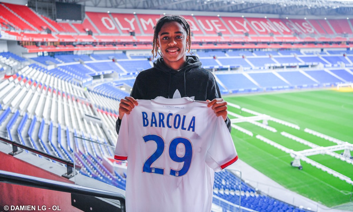Actugones's tweet photo. En manque de temps de jeu à l'OL, Bradley Barcola aimerait être prêté cet hiver.

Saint-Gall en Suisse est la piste la plus avancée, mais Troyes, Strasbourg, Nîmes et Metz sont également intéressés.

(@lequipe) https://t.co/DViDwXsujK