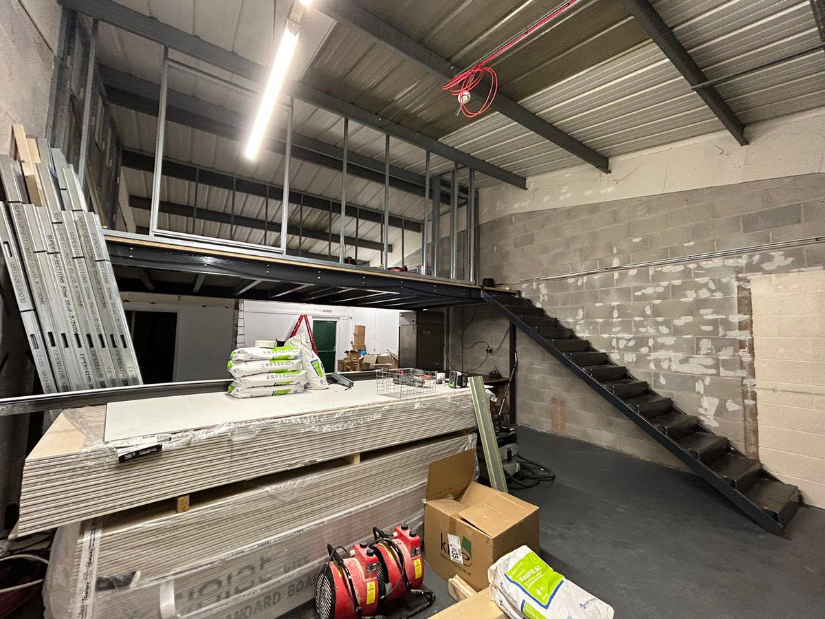 vausages's tweet photo. SOON TO BE THE VAUSAGE FACTORY!

It’s been really fun to kick start the year with this renovation project, mid February it should hopefully be complete 🤞🏼🤞🏼🤞🏼 https://t.co/oocnakaAxV