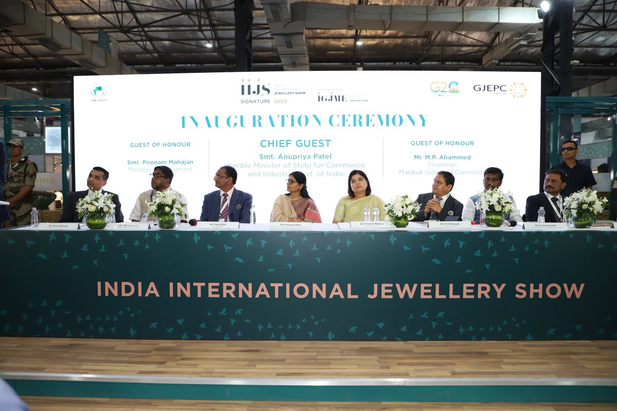 GJEPCIndia's tweet photo. GJEPC organised a grand Inauguration to mark the unveiling of IIJS Signature &amp;IGJME 2023

The grand launches of IIJS Signature &amp; IGJME was marked with the flag hoisting and a ribbon-cutting ceremony.
@AnupriyaSPatel @poonam_mahajan
@Malabartweets @kirit_bhansali
#IIJSSignature https://t.co/W9ajChSnVR