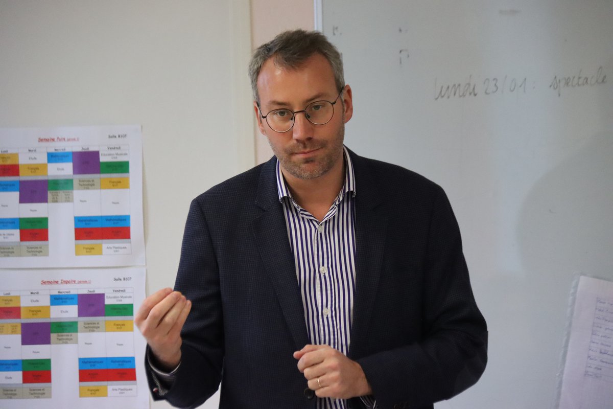 Département Vendée (@depvendee) on Twitter photo 💬 <a href="/MaxencedeRugy/">Maxence de Rugy</a>, président de la commission Bibliothèques du Conseil départemental, s'adressant aux élèves : " Vous avez de la chance d'être Vendéens, notamment en raison de son histoire, dont cette bande dessinée relate bien la singularité. " 💬 <a href="/MaxencedeRugy/">Maxence de Rugy</a>, président de la commission Bibliothèques du Conseil départemental, s'adressant aux élèves : " Vous avez de la chance d'être Vendéens, notamment en raison de son histoire, dont cette bande dessinée relate bien la singularité. "