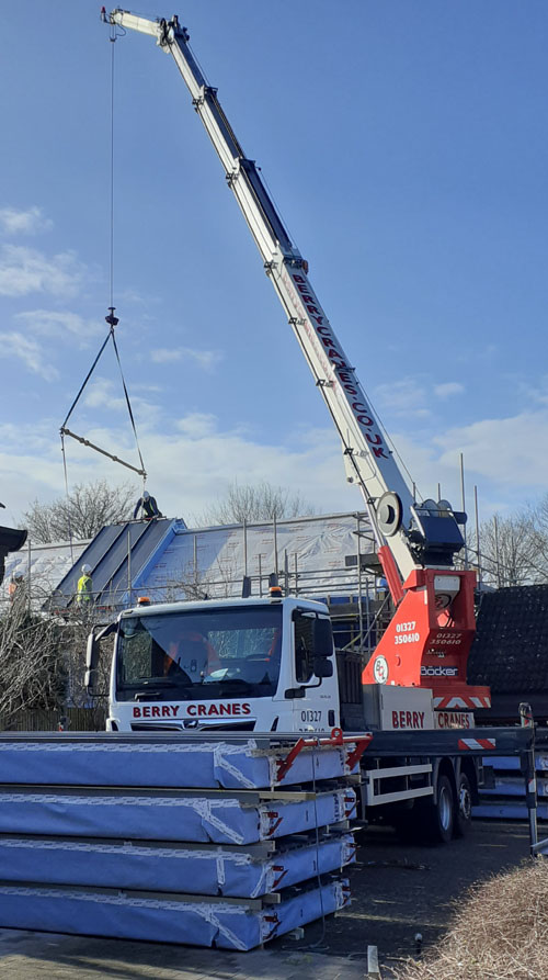 Houseplanhelp's tweet photo. Part of Alan Budden's #retrofit was trialling an innovative off-site roof solution.

https://t.co/fBXSAaC0Fx

#RoofPanel #EnerPHit #SolarPV #SolarThermal https://t.co/u3jjzQyd1K