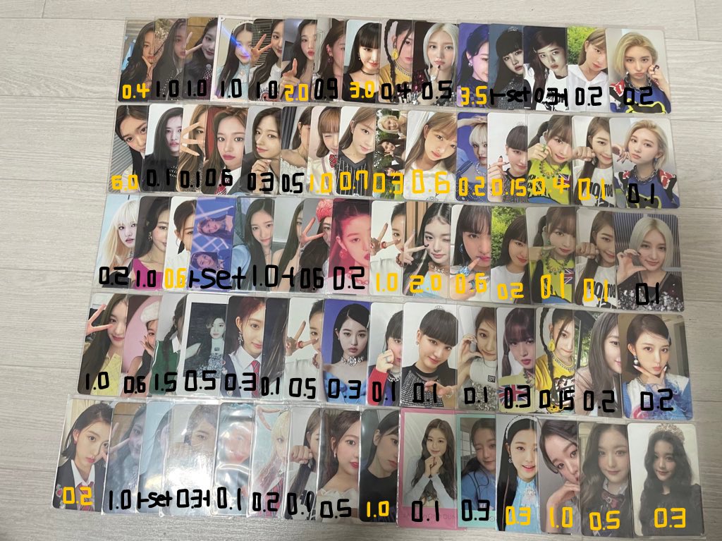 mibeu82's tweet photo. They sell IVE photo cards! It's on sale. Please buy a lot. 아이브 포카 팝니다! 세일중이니 많이 사가주세요! #아이브 #포카 #판매 #rt #갓매 #ive #cards https://t.co/qyV3ovCel6
