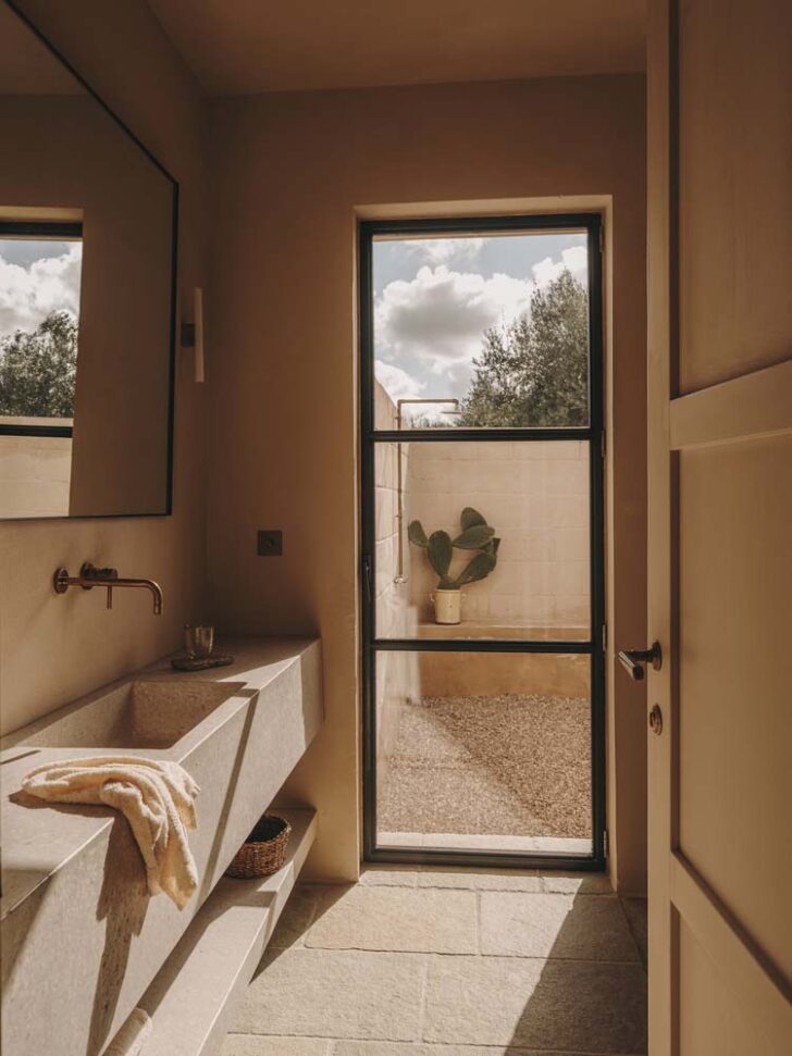 archiscene's tweet photo. Take a Tour of Casa Maiora designed by Studio Andrew Trotter, more on #archiscene: https://t.co/UgXfUnM45n

#architecture #bathrooms https://t.co/NKDzuzuA6o