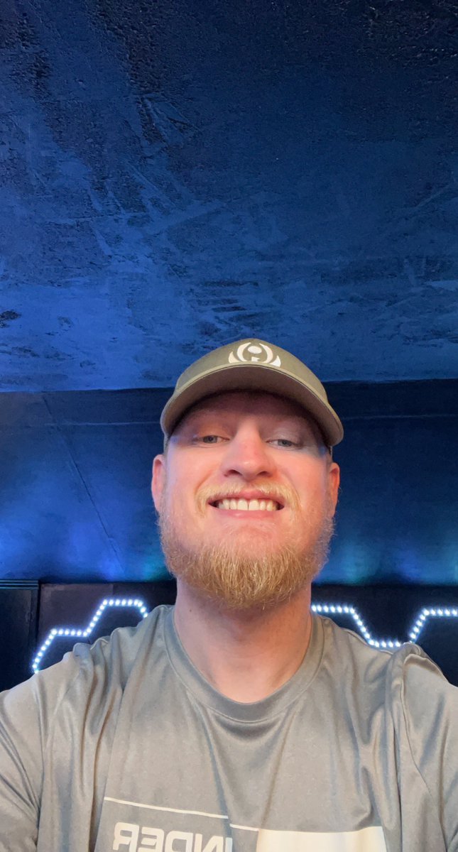 CroweGamingg's tweet photo. First stream of the YEAR! Gonna be giving away a couple of these hats. See you there!

https://t.co/znTObdbjJ4 https://t.co/3awy7MUB2Q