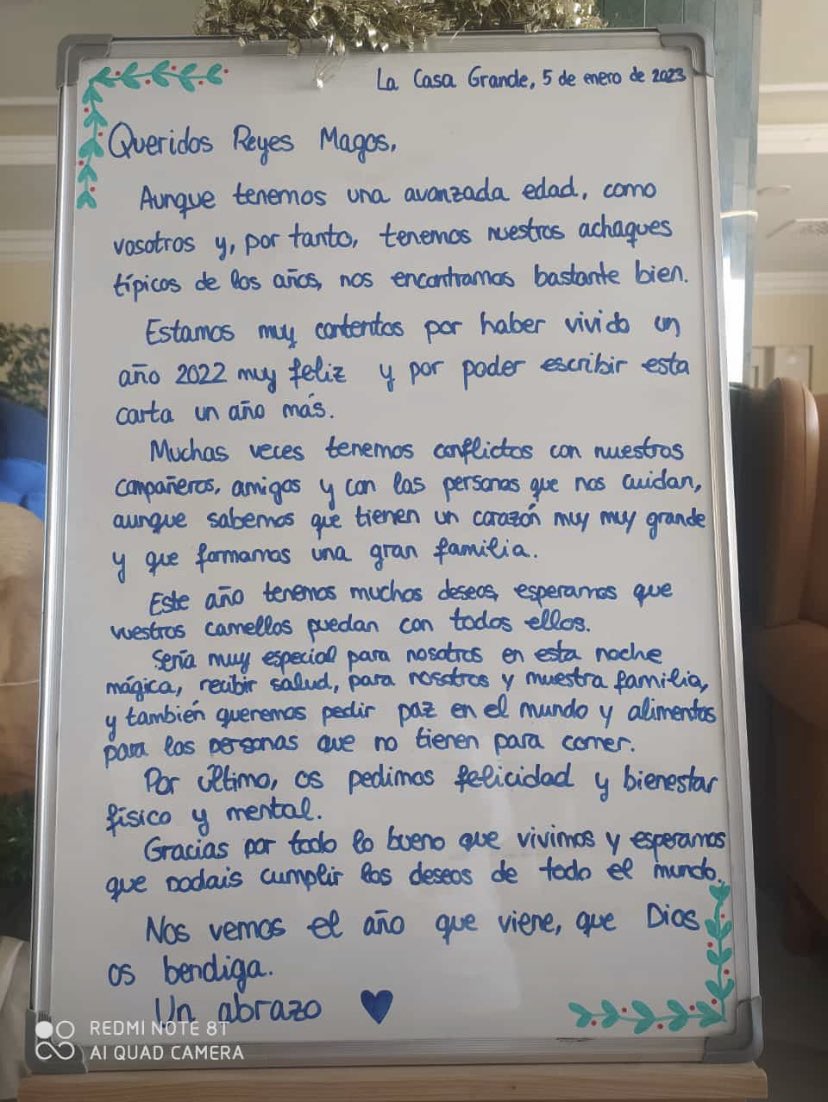 iamjotar's tweet photo. No puedo contener la emoción, carta de los abuelos de la residencia donde trabajo a sus Majestades de Oriente.
Disfruten 👑👑👑 https://t.co/5stIggoges