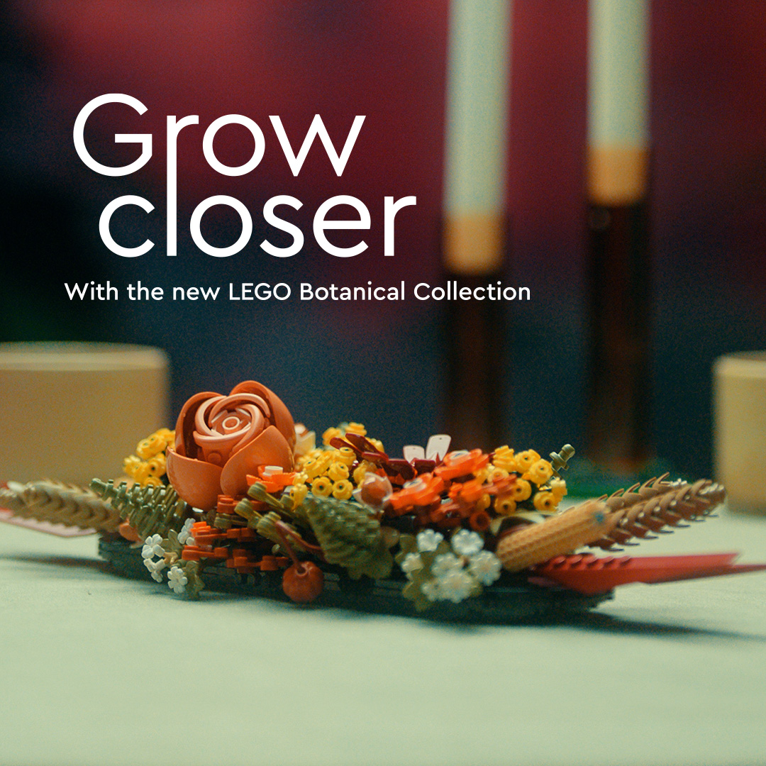 LEGO_Group's tweet photo. Grow Closer with the new LEGO Botanical Collection! Add the new beautiful Wildflower Bouquet and the cosy Dried Flower Centerpiece. https://t.co/SpFwuNyyPT