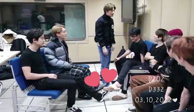 Chanbaek Moments💙🤍 tweet media