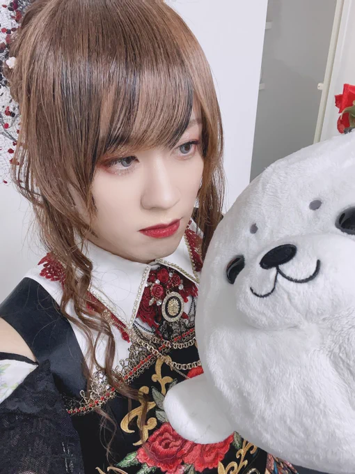 ワンダーツアー宮城公演、ありがとうございました!中学の修学旅行で冷麺と運命的な出会いを果たして以来の東北な気がする。ついに来れて嬉しかったです。本日のヘアメ。なんかすごいポニーテール。#RoyalScandal #ロイスキャ 