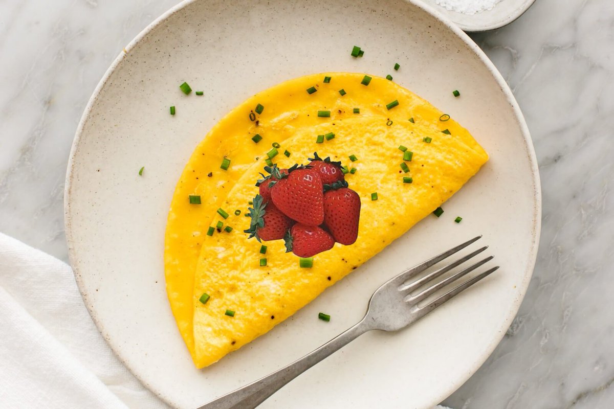 untailirik's tweet image. ⠀⠀Omelet strawberry buat @deraianasa, indumi strawberry buat @Pajabaga 👍