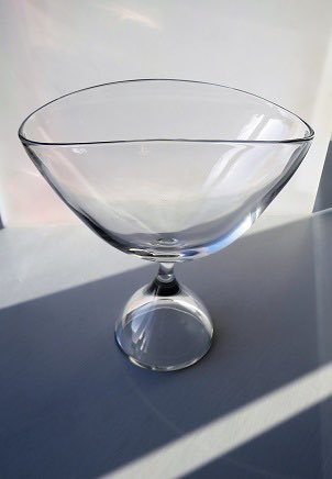 AshhCollectable's tweet photo. Beautiful #vintage #Kosta Vicke #Lindstrand clear #crystal #glass oval #comport with bell shaped pedestal.
#InteriorDesign
See at https://t.co/w5tDwEiPaU https://t.co/Ea8D6V73ag